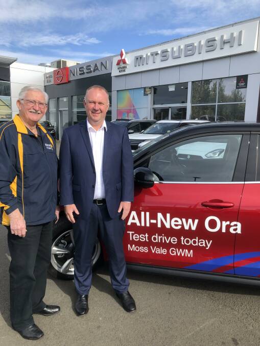 Brett Wardle from Moss Vale Motor Group with Moss Vale Rotary President, Malcolm Webber. Picture supplied.